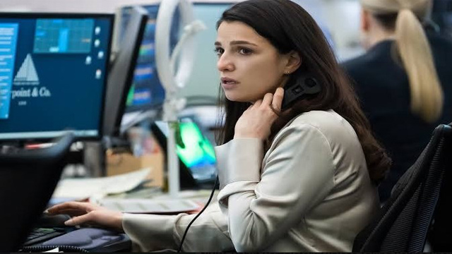 Beautiful Journalist Nude Debut – Showing Jiggling Boobs