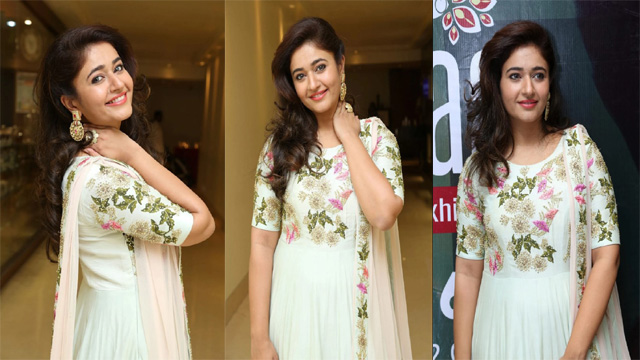 Famous Model Poonam Bajwa – Boobs Pressing And Pussy Stripping